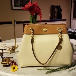 NWT Anne Klein shoulder bag
